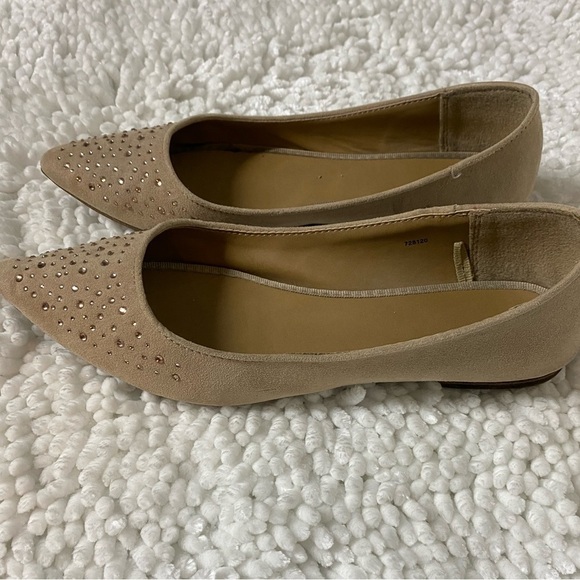 Gap Neutral Flats with Rhinestones, 8 - Picture 9 of 9